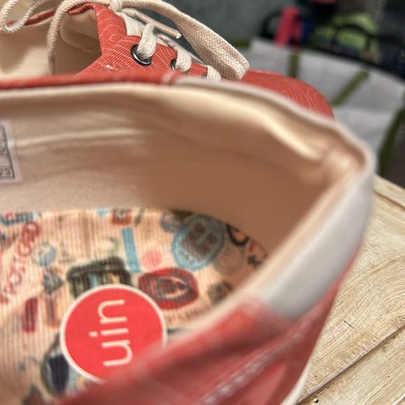 Uin shoes coral color size 9 - Picture 7 of 7